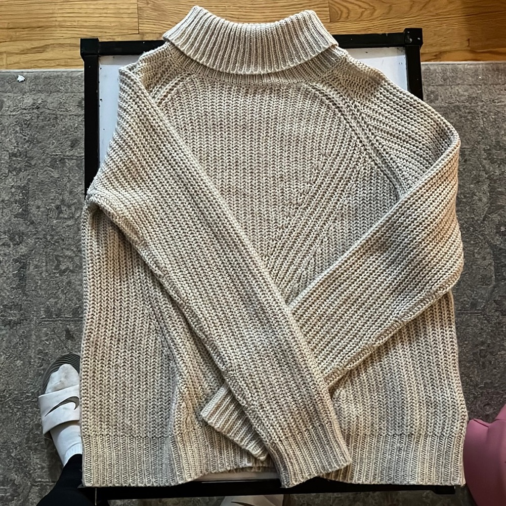 Knit turtle neck sweater